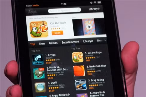 Kindle App Store Kindle Fire tuyên bố pin “chịu” được 8 giờ cho việc đọc, hay 7,5 giờ để xem video trong chế độ tắt Wi-Fi. Ứng dụng email tích hợp sẵn, và bạn có thể tải về game cũng như các ứng dụng khác Kindle App Store Kindle Fire tuyên bố pin “chịu” được 8 giờ cho việc đọc, hay 7,5 giờ để xem video trong chế độ tắt Wi-Fi. Ứng dụng email tích hợp sẵn, và bạn có thể tải về game cũng như các ứng dụng khác