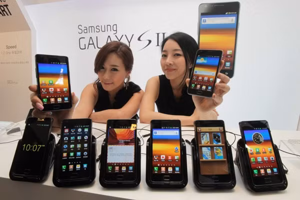 Samsung đã bán được hơn 10 triệu chiếc Galaxy S II ảnh 1