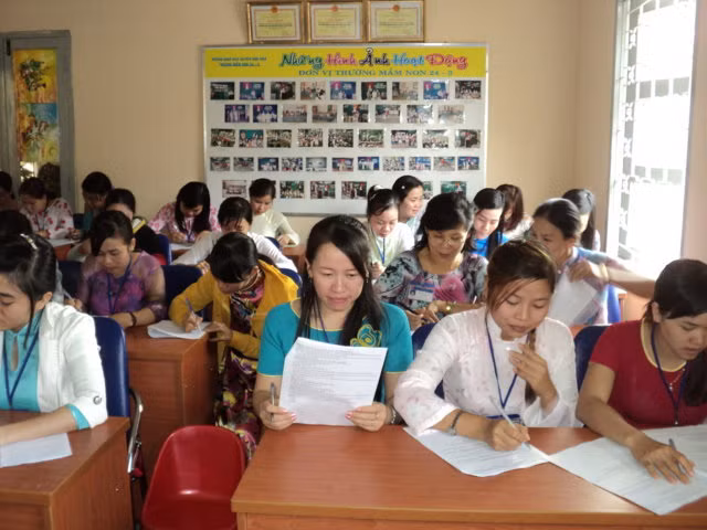 Tập huấn, bồi dưỡng, thầy cô giáo chán ngán đến… cổ ảnh 1