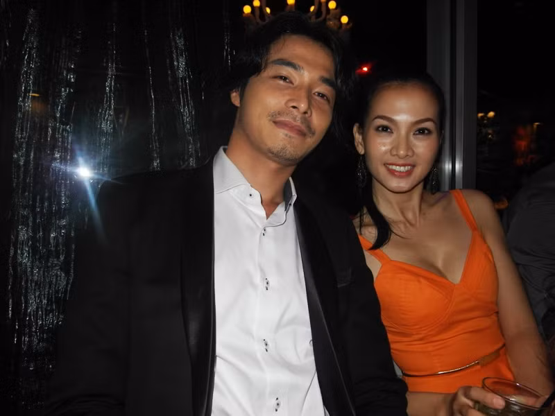 Quách Ngọc Ngoan bên Anh Thư.