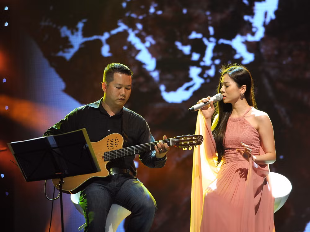 Lệ Quyên nồng nàn, da diết , đầy chất trữ tình qua ca khúc Giấc mơ mùa thu (sáng tác: Võ Thiện Thanh).