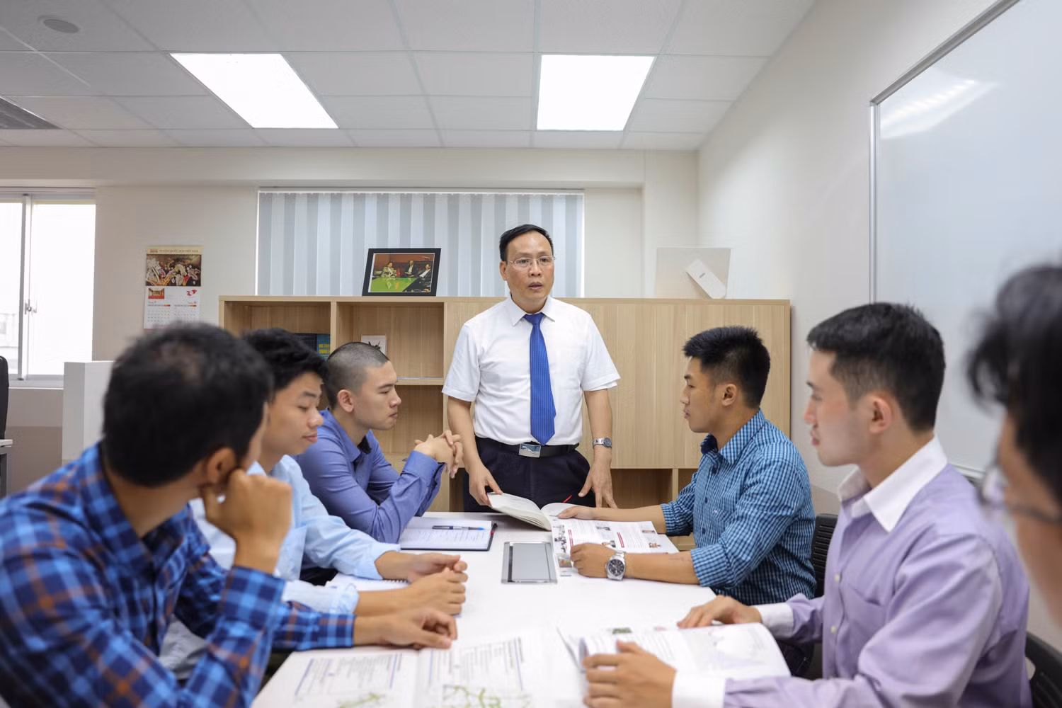Giáo sư, Tiến sĩ Khoa học Nguyễn Đình Đức luôn nhiệt huyết truyền lại kiến thức cho học trò. Giáo sư, Tiến sĩ Khoa học Nguyễn Đình Đức luôn nhiệt huyết truyền lại kiến thức cho học trò.