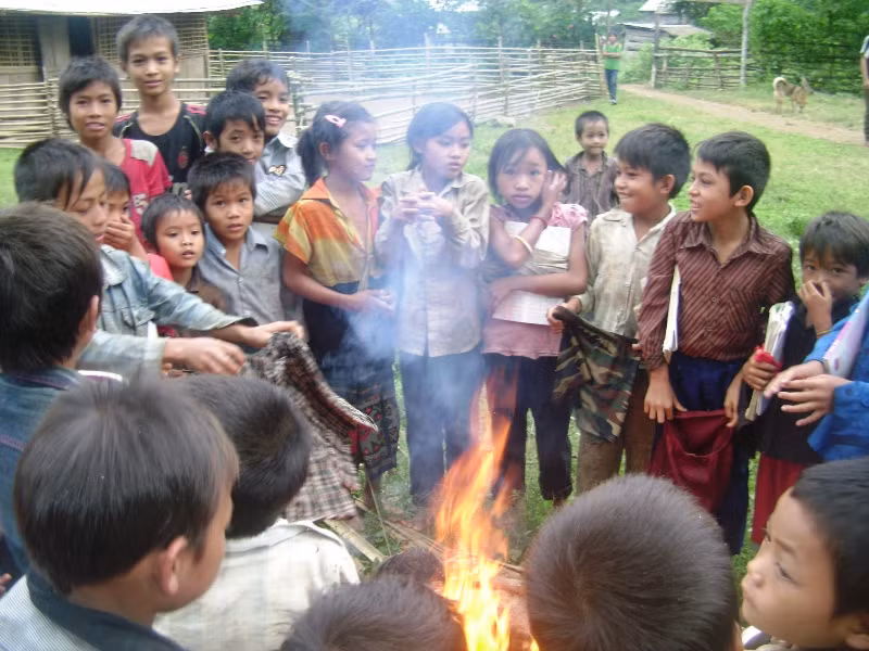 Mặc dù mùa đông mới chớm đến nhưng ở điểm trường cao này, những cơn gió đông buốt giá đã kéo đến sớm hơn những nơi khác.