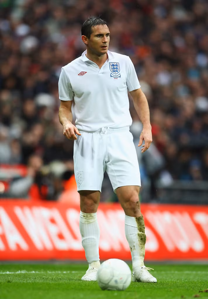 Lampard sẽ lại khoác lên màu áo này Lampard sẽ lại khoác lên màu áo này