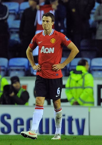 Jonny Evans là cứu cánh cho hàng thủ MU