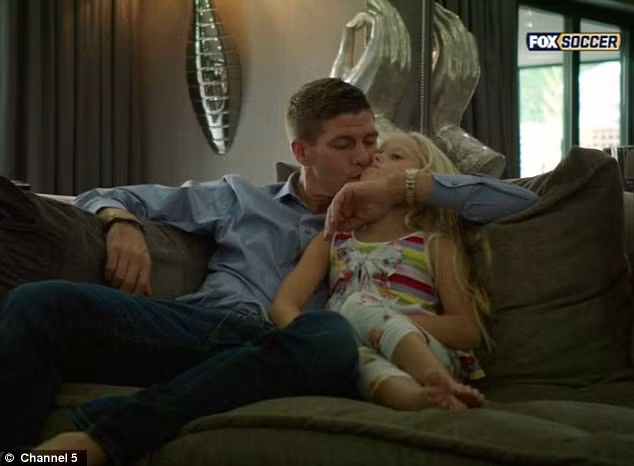 Gerrard hết sức cưng chiều công chúa thứ 2 Lexie Gerrard hết sức cưng chiều công chúa thứ 2 Lexie