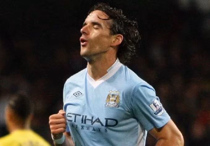 Tiền vê: Owen Hargreaves