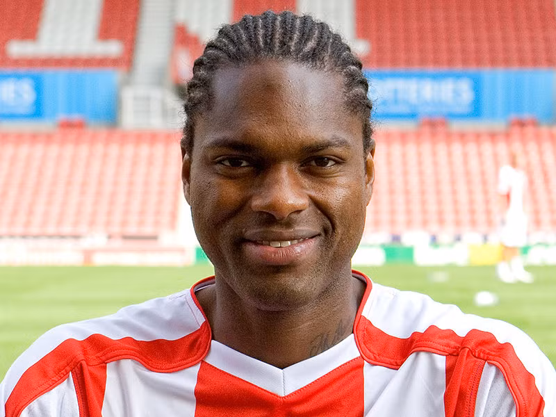 Tiền vệ: Salif Diao