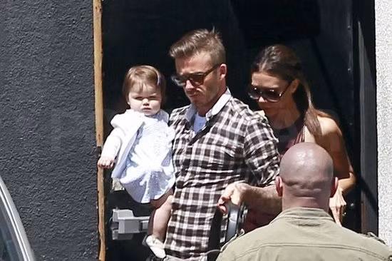Vì đội ngũ vệ sĩ luôn ở bên gia đình Becks Vì đội ngũ vệ sĩ luôn ở bên gia đình Becks