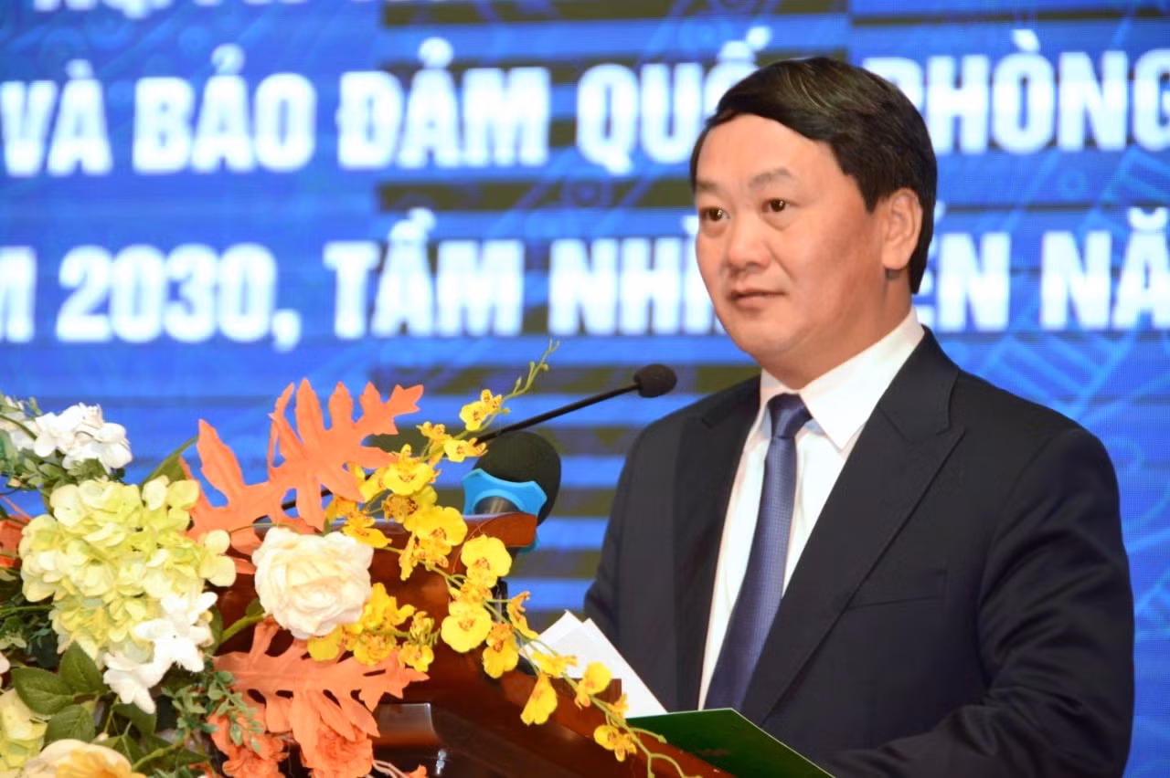 Bộ trưởng, Chủ nhiệm Ủy ban Dân tộc Hầu A Lềnh phát biểu tại Hội nghị. (Ảnh: Bộ Giáo dục và Đào tạo)