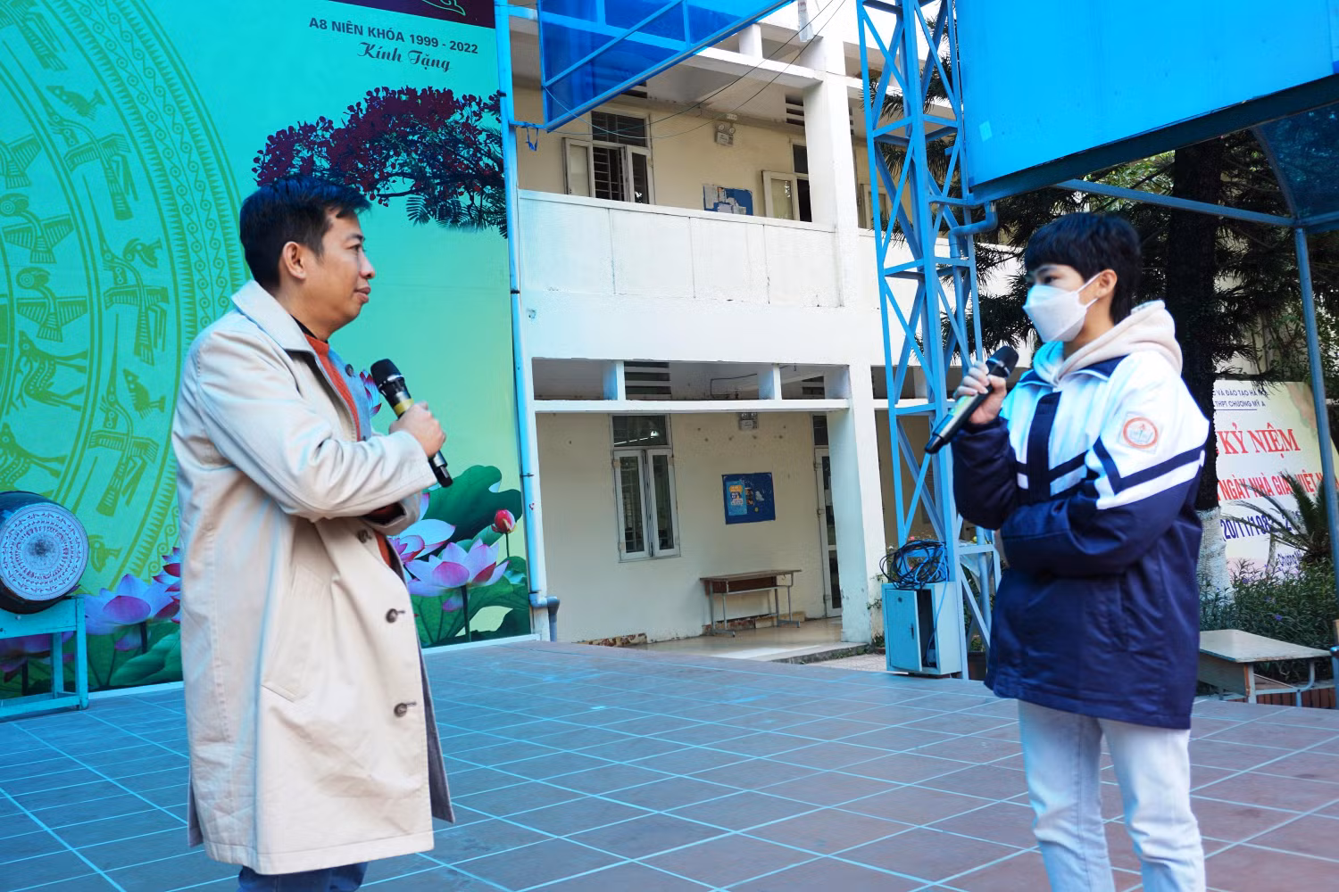 Nhiều học sinh thẳng thắn trao đổi, chia sẻ cùng diễn giả về câu chuyện chọn nghề, chọn ngành trong tương lai. Ảnh: Nguyên Phương Nhiều học sinh thẳng thắn trao đổi, chia sẻ cùng diễn giả về câu chuyện chọn nghề, chọn ngành trong tương lai. Ảnh: Nguyên Phương