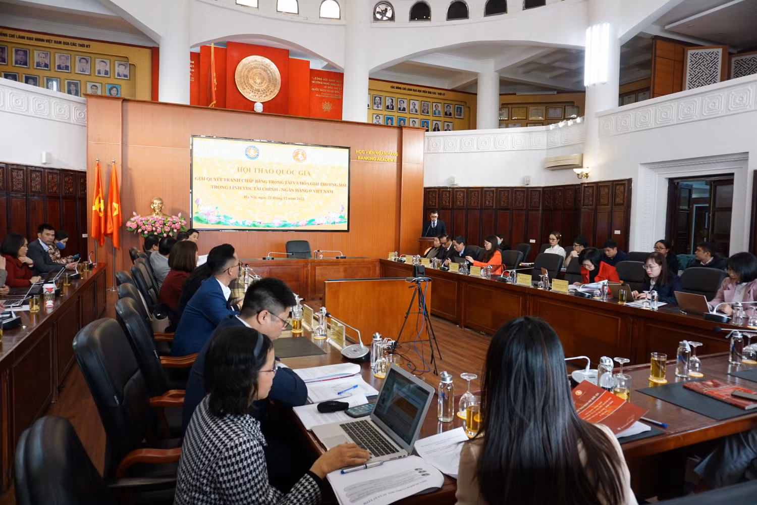 Hội thảo quốc gia “Giải quyết tranh chấp bằng trọng tài và hòa giải thương mại trong lĩnh vực tài chính - ngân hàng ở Việt Nam" được tổ chức tại Học viện Ngân hàng. Ảnh: Phạm Minh