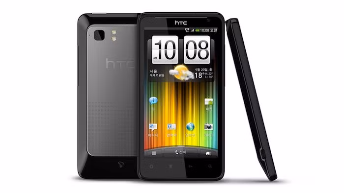 Mặt trước của máy khá quen thuộc với các fan của HTC với màng loa thoại đặc trưng và 4 phím chức năng cảm ứng. Máy sử dụng màn hình 4,5" độ phân giải qHD (560x940) và được trang bị CPU hai nhân tốc độ đến 1,5GHz. Mặt trước của máy khá quen thuộc với các fan của HTC với màng loa thoại đặc trưng và 4 phím chức năng cảm ứng. Máy sử dụng màn hình 4,5" độ phân giải qHD (560x940) và được trang bị CPU hai nhân tốc độ đến 1,5GHz.