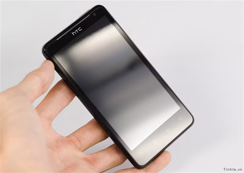 Cấu hình kỹ thuật HTC Raider 4G: Hỗ trợ mạng: 3G/4G HĐH: Android 2.3 CPU: hai nhân 1,5GHz Màn hình cảm ứng điện dung 4,5", độ phân giải qHD (540 x 960) Kết nối: Wi-Fi n, Bluetooth 3.0, DLNA, công âm thanh 3,5mm, microUSB, A-GPS RAM: 1GB Bộ nhớ trong: 16GB Thẻ nhớ: microSD Camera: 8MP AutoFocus, 2 đèn Flash LED, quay phim Full HD Camera phụ: 1,3MP Cấu hình kỹ thuật HTC Raider 4G: Hỗ trợ mạng: 3G/4G HĐH: Android 2.3 CPU: hai nhân 1,5GHz Màn hình cảm ứng điện dung 4,5", độ phân giải qHD (540 x 960) Kết nối: Wi-Fi n, Bluetooth 3.0, DLNA, công âm thanh 3,5mm, microUSB, A-GPS RAM: 1GB Bộ nhớ trong: 16GB Thẻ nhớ: microSD Camera: 8MP AutoFocus, 2 đèn Flash LED, quay phim Full HD Camera phụ: 1,3MP