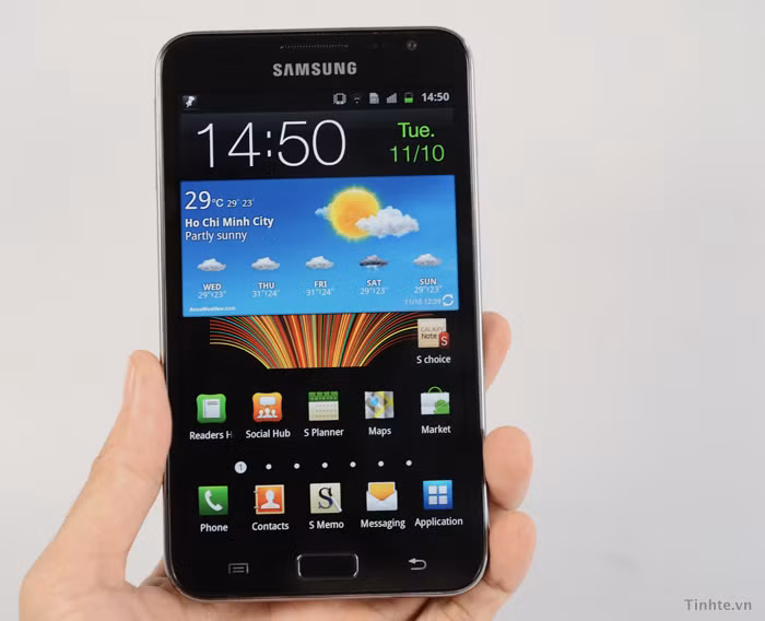 Samsung Galaxy Note có những tính năng rất riêng như cây bút hồng ngoại cho phép vẽ, tạo ghi chú S Memo hay kéo thả, tương tác với các mục lịch S Planner.