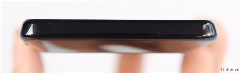Cạnh dưới chỉ có microphone Cạnh dưới chỉ có microphone