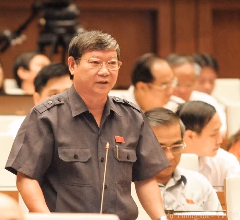 Chỉ có những cán bộ nói một đằng, làm một nẻo mới sợ ghi âm, chụp hình ảnh 2 Chỉ có những cán bộ nói một đằng, làm một nẻo mới sợ ghi âm, chụp hình ảnh 2
