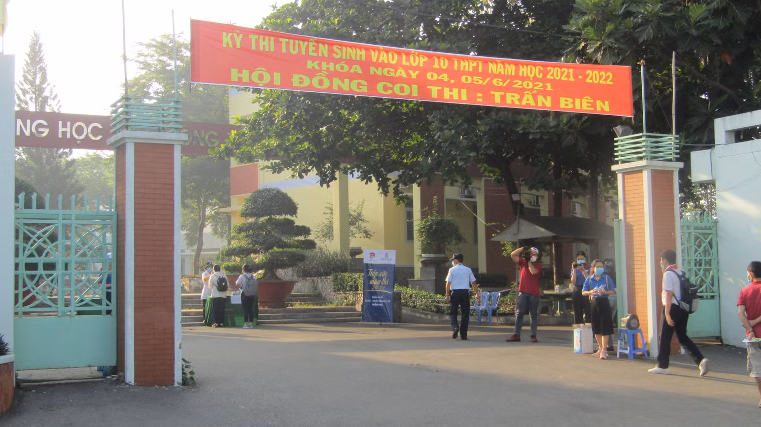 Hội đồng thi tuyển sinh lớp 10 tại trường Trung học phổ thông Trấn Biên (thành phố Biên Hòa, tỉnh Đồng Nai) Ảnh: Hữu Đức