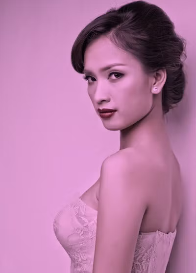 Sau chương trình 'Cặp đôi hoàn hảo', giải đồng Siêu mẫu 2011 Phan Lê Ái Phương sẽ ra mắt khán giả với vai trò ca sĩ chuyên nghiệp trong 'Đêm tình nhân', hát mừng lễ tình yêu (Theo VnExpress)