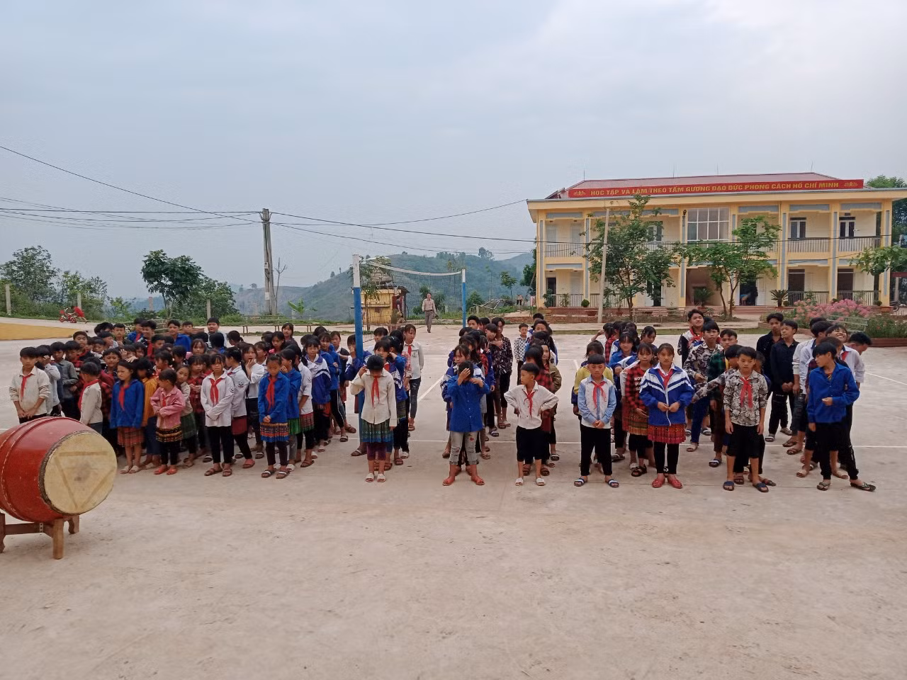 Bước vào năm học mới, Mường Nhé lại phải lo bài toán thiếu giáo viên. Ảnh minh họa: LC Bước vào năm học mới, Mường Nhé lại phải lo bài toán thiếu giáo viên. Ảnh minh họa: LC