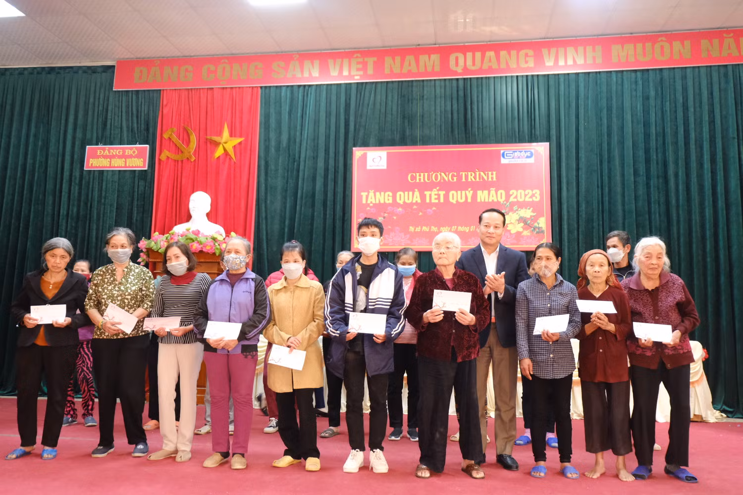 Đây là nguồn động viên to lớn đối với bà con. Đây là nguồn động viên to lớn đối với bà con.
