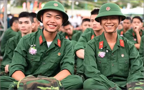 Dự kiến, thí sinh mắc tật khúc xạ cận thị không quá 3 đi-ốp có thể thi vào một số trường đào tạo sĩ quan chuyên môn kỹ thuật. (Ảnh minh họa đăng trên giaoduc.net.vn)