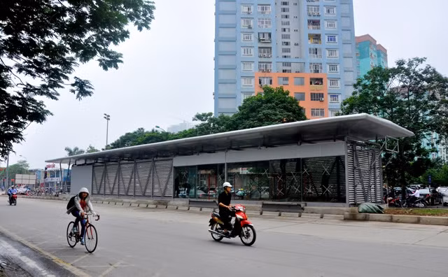 Dự án Phát triển giao thông đô thị Hà Nội do Ngân hàng Thế giới tài trợ. Tổng mức đầu tư cho dự án khoảng 495 triệu USD, trong đó hợp chuỗi nhà chờ của tuyến xe buýt nhanh phần khoảng 55 triệu USD. Dự án Phát triển giao thông đô thị Hà Nội do Ngân hàng Thế giới tài trợ. Tổng mức đầu tư cho dự án khoảng 495 triệu USD, trong đó hợp chuỗi nhà chờ của tuyến xe buýt nhanh phần khoảng 55 triệu USD.