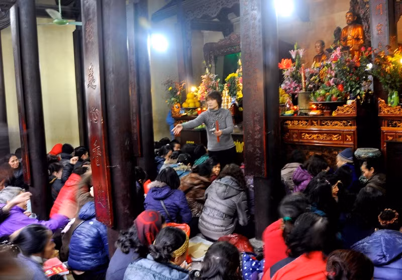 Chùa Phúc Khánh (Đống Đa, Hà Nội) được coi là nơi ninh thiêng thu hút hàng vạn tín đồ phật giáo về cầu an, giải hạn mỗi năm.
