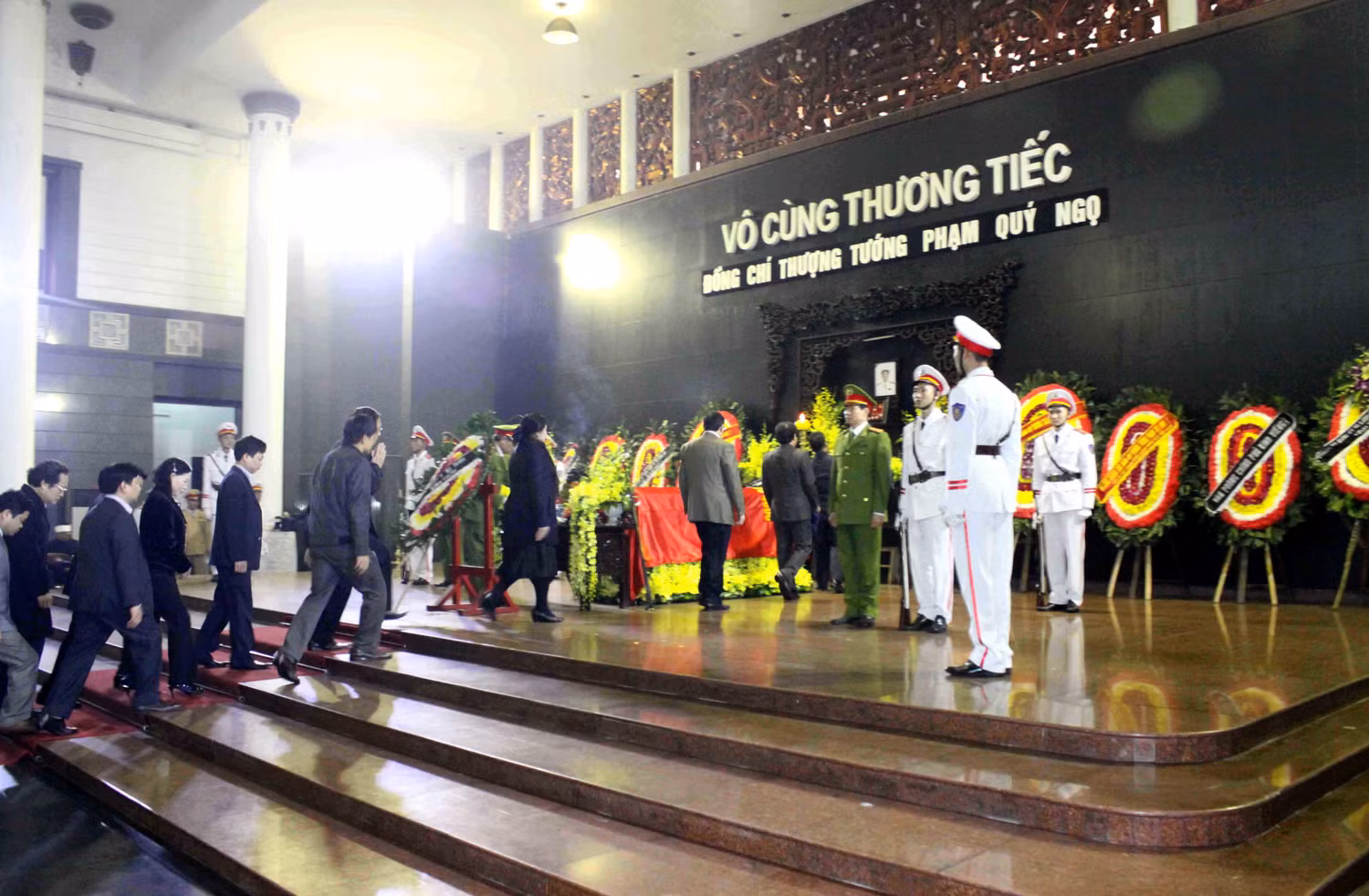 Lễ tang Thượng tướng Phạm Quý Ngọ được tổ chức theo nghi lễ Lễ tang cấp cao, do Bộ Công an chủ trì. Lễ tang Thượng tướng Phạm Quý Ngọ được tổ chức theo nghi lễ Lễ tang cấp cao, do Bộ Công an chủ trì.