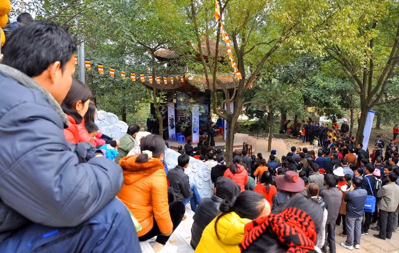 Khi dân ca Quan họ trở thành tài sản văn hoá chung của dân tộc Việt, tiêu biểu cho loại hình dân ca trữ tình Bắc Bộ thì sự chú ý và quý trọng của người dân với loại hình văn hóa này càng lớn. Khi dân ca Quan họ trở thành tài sản văn hoá chung của dân tộc Việt, tiêu biểu cho loại hình dân ca trữ tình Bắc Bộ thì sự chú ý và quý trọng của người dân với loại hình văn hóa này càng lớn.
