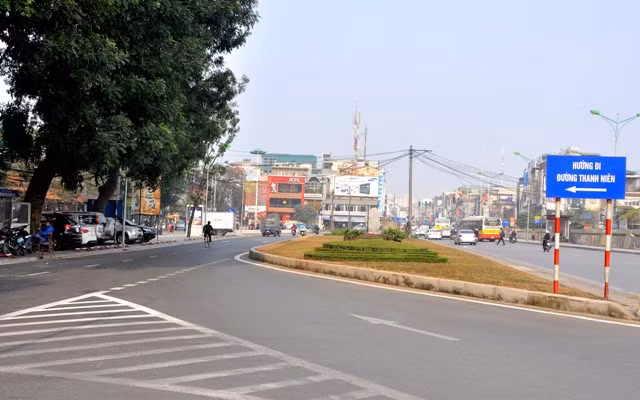 Điểm cuối tuyến đường tiếp giáp với nút giao Thanh Niên – Nghi Tàm – An Dương. Điểm cuối tuyến đường tiếp giáp với nút giao Thanh Niên – Nghi Tàm – An Dương.