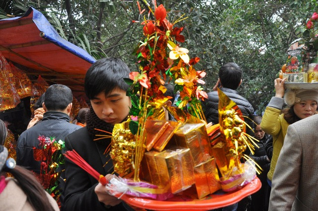Mâm lễ vào đền vay vốn Bà Chúa Kho về làm ăn thường tùy vào mục đích của gia chủ. Có người sắp lễ xin tiền, có người lại xin nhà lầu hay có người xin tài lộc…