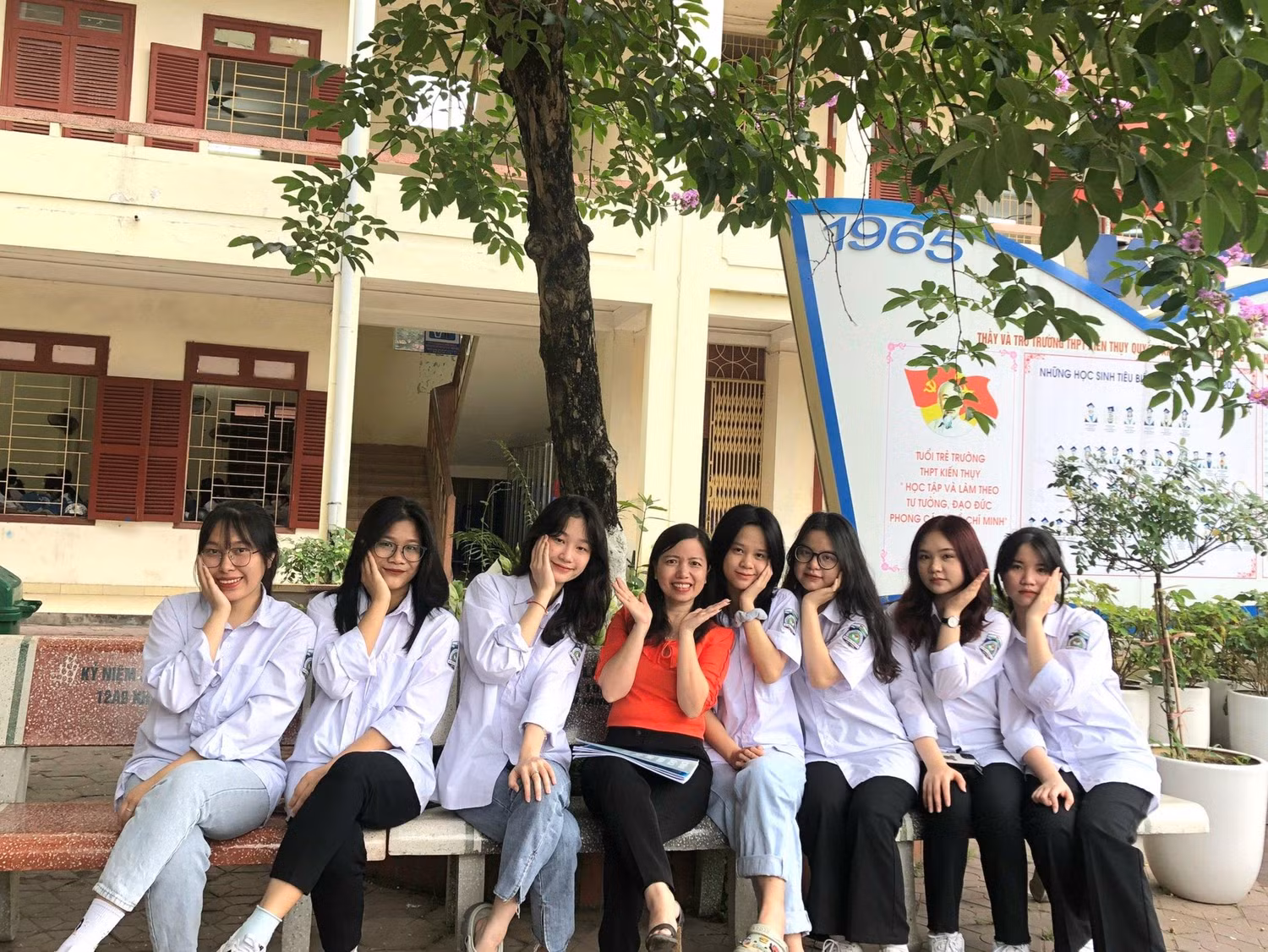4 năm liên tiếp, kết quả thi tốt nghiệp môn Giáo dục công dân của Trường Trung học phổ thông Kiến Thuỵ luôn nằm trong top đầu của thành phố (Ảnh: Phạm Linh)