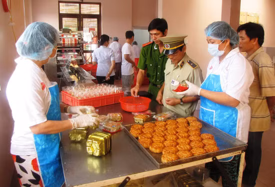 An toàn thực phẩm luôn phải được chú trọng vì có liên quan trực tiếp tới sức khỏe con người. ảnh minh họa: NM.