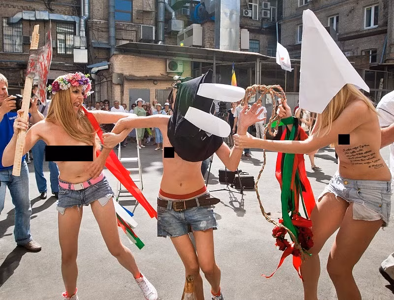 Phong trào FEMEN xuất hiện tại Ucraina Phong trào FEMEN xuất hiện tại Ucraina