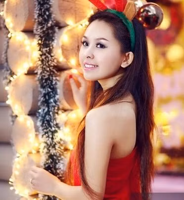 >>NGẮM NHAN SẮC MẶN MÀ CỦA HOA KHÔI PHẠM PHƯƠNG THẢO Vẻ đẹp ngọt ngào của hot girl Lilly Luta >> NHAN SẮC YÊU KIỀU CỦA CÁC NỮ DOANH NHÂN TƯƠNG LAI >> Hotgirl Thảo My "đốt cháy mùa đông" đón Noel >> HOTGIRL KHẢ NGÂN, BẢO TRÂN KHIẾN SAO HÀN PHẢI GHEN TỊ >> MISS CUXI VIỆT HUÊ KHOE DÁNG XINH >> Nữ sinh Học viện Hành chính hóa thân thành thôn nữ xinh đẹp >> HOA KHÔI SINH VIÊN YÊU KIỀU BÊN "NGỰA SẮT" >> Vẻ đẹp căng tràn của Hoa khôi Missteen Diễm Trang >>Những mỹ nhân từng học tại trường "nhà giàu" RMIT
