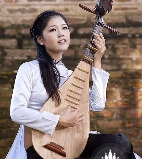 Đinh Thị Hải (SBD 10) là sinh viên Cao Đẳng Kinh tế-Kĩ thuật Thương mại. Hải đến từ Ninh Bình, từng đạt giải Hoa khôi Tài chính Ngân hàng cho trường tổ chức. >>Những nữ sinh đẹp hơn cả búp bê Babie >>PHÁT SỐT VÌ NỮ THẠC SĨ ĐẸP NHẤT TRUNG QUỐC AI ĐẸP HƠN HOTGIRL KIM PHƯỢNG? >>Những nữ sinh diện áo dài đẹp hơn vẻ đẹp xuân thì của Mai Phương Thúy (P36) <<HOTGIRL HỌC V IỆN BÁO CHÍ ĐẸP RẠNG NGỜI TRONG SẮC THU >>Phát sốt vì nữ sinh Trung Quốc đẹp như siêu mẫu >>KINH DỊ LỄ HỘI HÓA TRANG CỦA SINH VIÊN