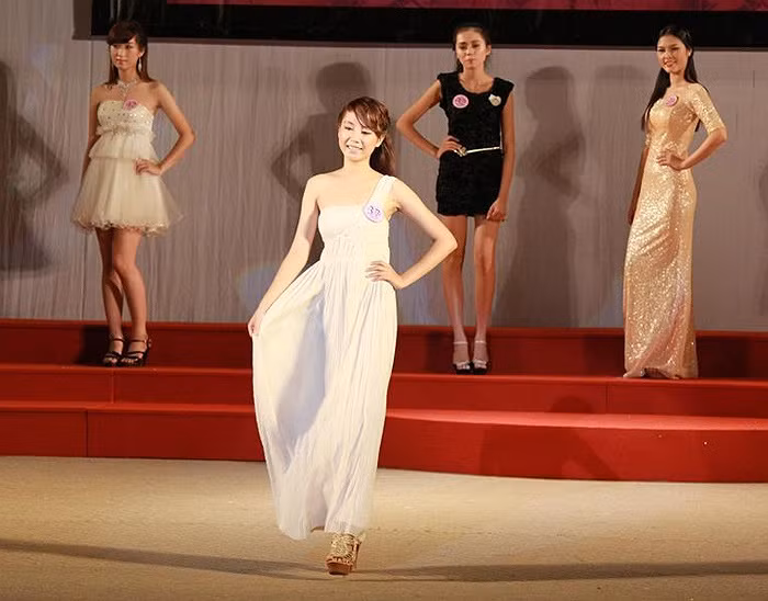 Nguyễn Hà Thu Thảo <<MIDU ĐẸP TINH KHÔI GIỮA PHỐ SÀI GÒN <<HOTGIRL YẾN KOREA LÀM LU MỜ CẢ HOA CỎ MÙA XUÂN <<Á KHÔI CĐ TÀI CHÍNH - HẢI QUAN ĐẸP LÃNG MẠN TRONG SẮC TÍM <<NGỠ NGÀNG HOT GIRL CÓ VẺ ĐẸP GIỐNG CA SỸ BẢO THY <<HOTGIRL THANH THỦY ƯỚC MƠ TRỞ THÀNH CÔ GIÁO