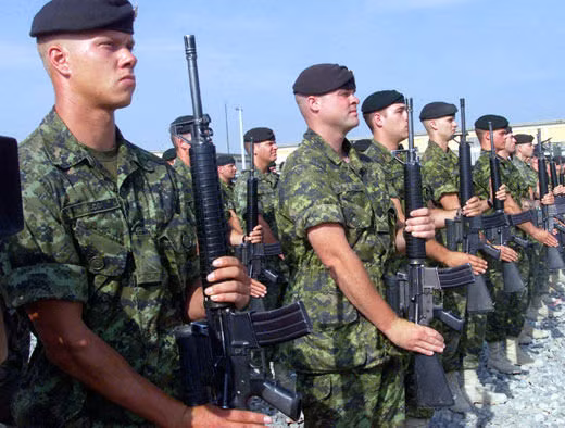 Binh sĩ NATO Binh sĩ NATO