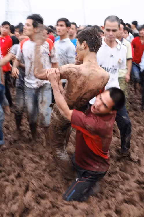 Xô xát, cãi vã là điều khó tránh khỏi.