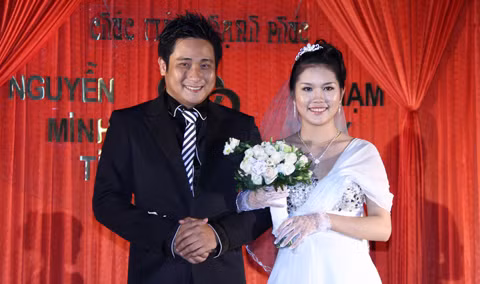 Diễn viên Minh Tiệp và người đẹp Thùy Dương trong ngày cưới. Diễn viên Minh Tiệp và người đẹp Thùy Dương trong ngày cưới.