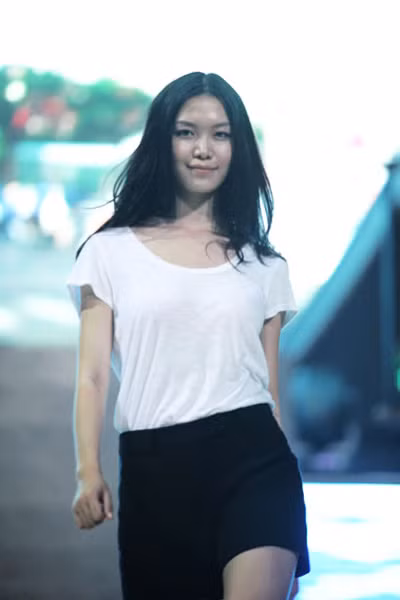 Hoa hậu Thùy Dung khá "già" khi trang điểm nhẹ. (Ảnh: ione) Xem thêm: Sao Việt nào có "mày ngài" đẹp nhất Hoa hậu Thùy Dung khá "già" khi trang điểm nhẹ. (Ảnh: ione) Xem thêm: Sao Việt nào có "mày ngài" đẹp nhất
