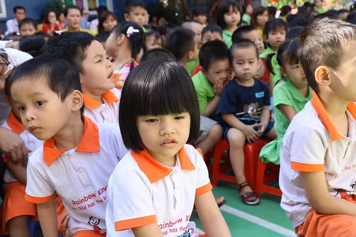 Các bé đến từ Trung Tâm Bảo Trợ Xã hội 3 được đón tiếp với tình yêu và sự sẻ chia. Lần đầu tiên trong đời các bé được dự một Lễ Hội Trung Thu với đầy đủ nét văn hóa truyền thống bên cạnh gần 600 bạn nhỏ cùng trang lứa... Các bé đến từ Trung Tâm Bảo Trợ Xã hội 3 được đón tiếp với tình yêu và sự sẻ chia. Lần đầu tiên trong đời các bé được dự một Lễ Hội Trung Thu với đầy đủ nét văn hóa truyền thống bên cạnh gần 600 bạn nhỏ cùng trang lứa...
