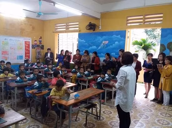 Các thầy cô giáo tham gia dự giờ (Ảnh chỉ mang tính chất minh họa: vietyen.edu.vn).
