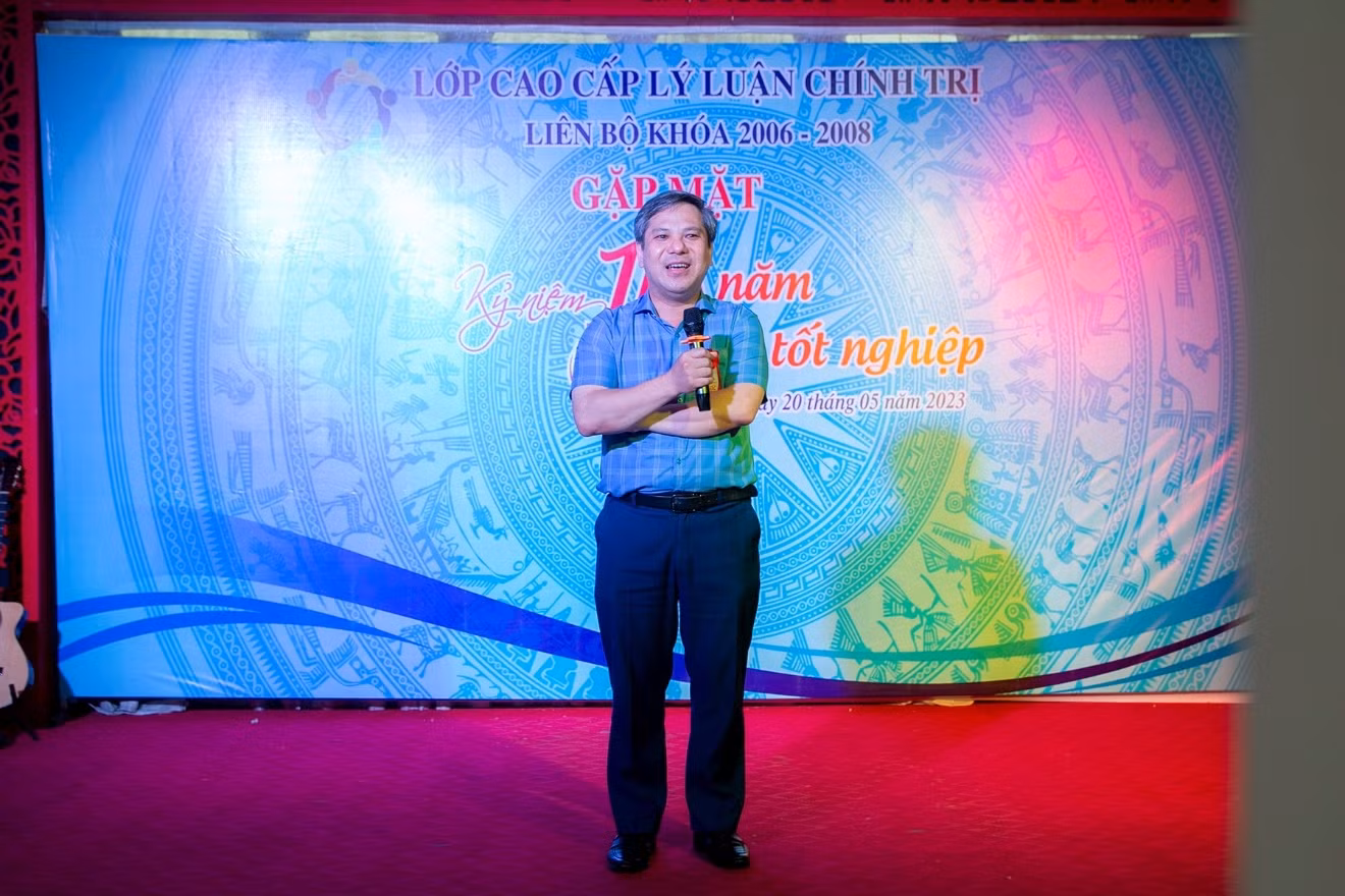 Tiến sĩ Vũ Văn Hậu - Phó Giám đốc Học viện Chính trị khu vực I phát biểu tại buổi gặp mặt.
