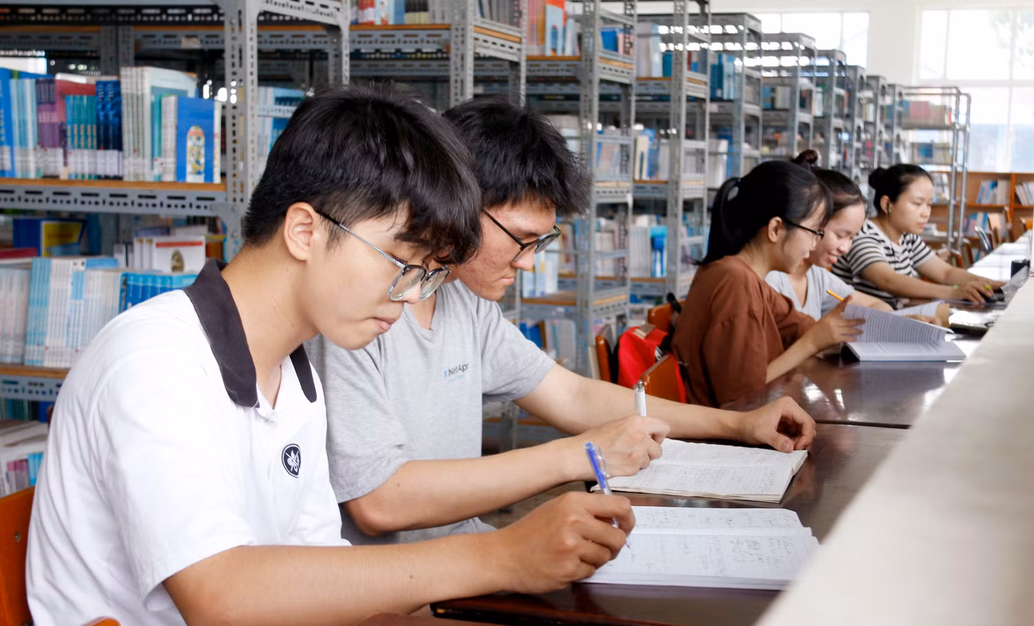 Trường Đại học Thủ Dầu Một đã sớm áp dụng khung pháp lý tự chủ vào thực tiễn xây dựng và phát triển. Ảnh: Mộc Trà. Trường Đại học Thủ Dầu Một đã sớm áp dụng khung pháp lý tự chủ vào thực tiễn xây dựng và phát triển. Ảnh: Mộc Trà.