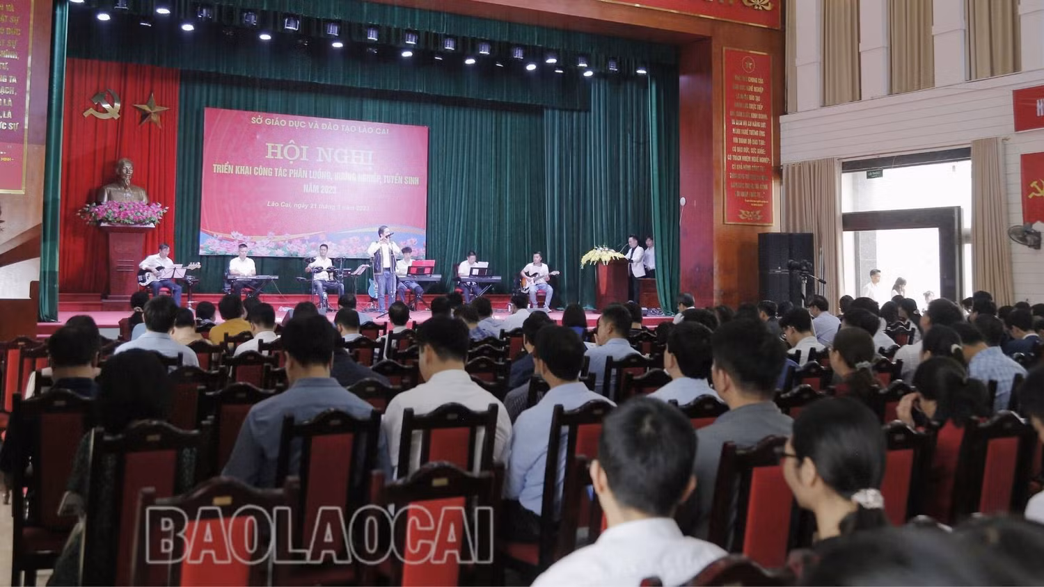 Hội nghị triển khai công tác phân luồng, hướng nghiệp, tuyển sinh năm 2023 tại Lào Cai. Ảnh: Báo Lào Cai