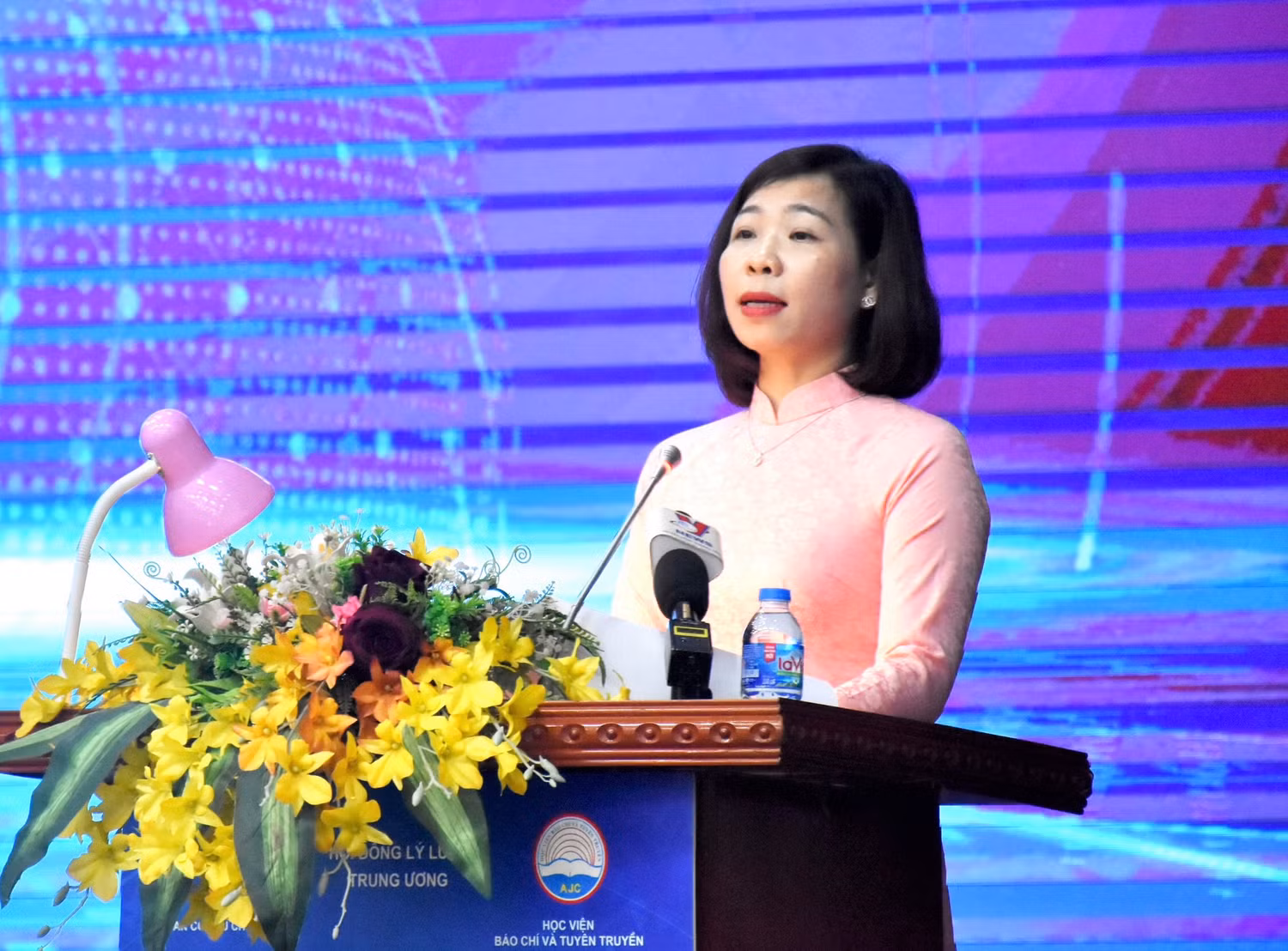 Phó Giáo sư, Tiến sĩ Nguyễn Thị Trường Giang - Phó Giám đốc Học viện Báo chí và Tuyên truyền. Ảnh: NVCC.