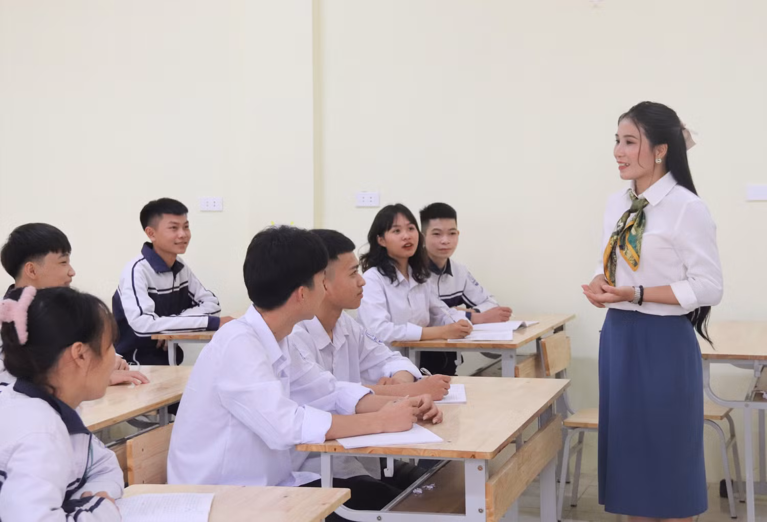 Giờ học văn hóa tại Trung tâm giáo dục nghề nghiệp - giáo dục thường xuyên huyện Lục Ngạn (tỉnh Bắc Giang). Ảnh: Ngân Chi. Giờ học văn hóa tại Trung tâm giáo dục nghề nghiệp - giáo dục thường xuyên huyện Lục Ngạn (tỉnh Bắc Giang). Ảnh: Ngân Chi.