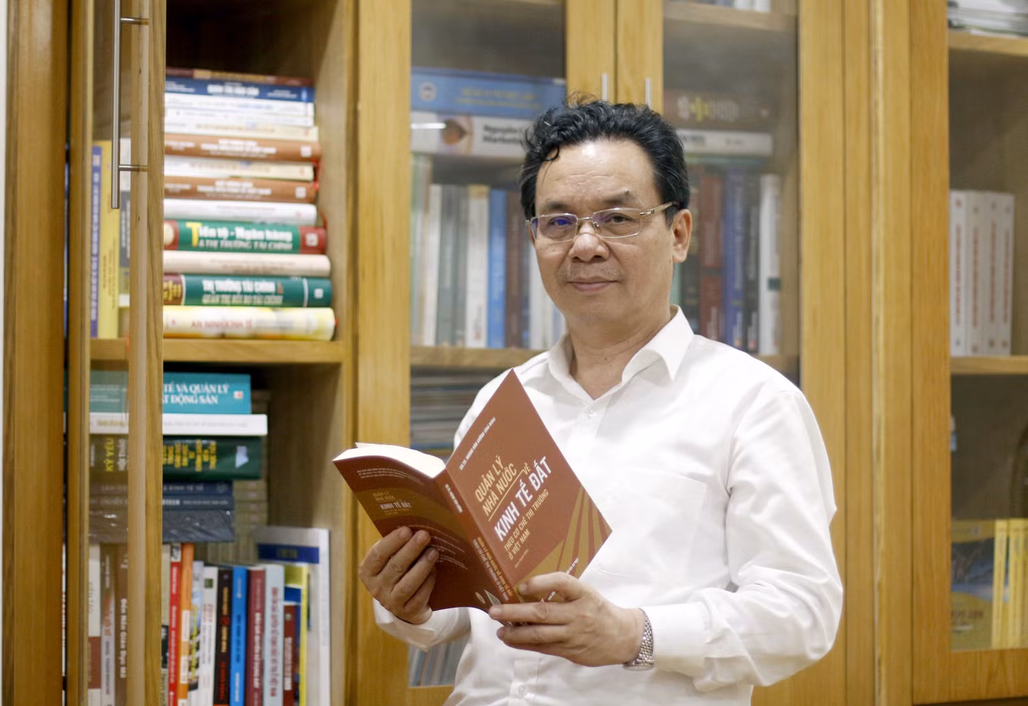 Giáo sư, Tiến sĩ Hoàng Văn Cường - Ủy viên Ủy ban Tài chính - Ngân sách của Quốc hội, Phó Hiệu trưởng Trường Đại học Kinh tế Quốc dân. Ảnh: Thủy Tiên. Giáo sư, Tiến sĩ Hoàng Văn Cường - Ủy viên Ủy ban Tài chính - Ngân sách của Quốc hội, Phó Hiệu trưởng Trường Đại học Kinh tế Quốc dân. Ảnh: Thủy Tiên.